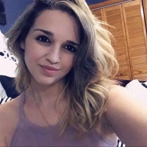 Meet your Posher, Stephanie